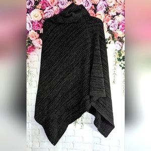 Barefoot dreams cozychic asymmetrical poncho